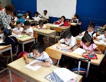 El mandatario precisó que ya tienen en bodega los libros de primaria, pero faltan los de secundaria. EL INFORMADOR / ARCHIVO