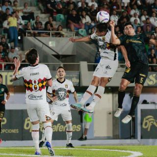 Leones Negros caen goleados en La Paz