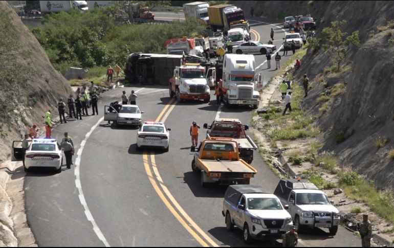 El accidente ocurrió el martes temprano en una autopista con dirección al sur, hacia el estado de Oaxaca. EFE/Jesús Méndez