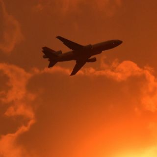 Avión se estrella en Rusia y deja varios muertos