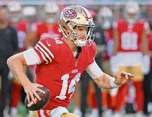 Sam Darnold convenció al cuerpo de entrenadores de los 49ers para ser el suplente de Brock Purdy. AFP/L. Elliott
