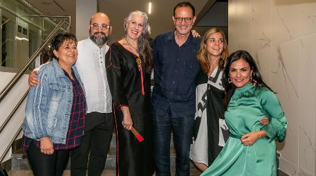 Ana Ramón, Igor Lozada, María Pagés, El Arbi El H Arti, Denisse Flores y Dolores Tapia. Gente Bien/ Jorge Soltero