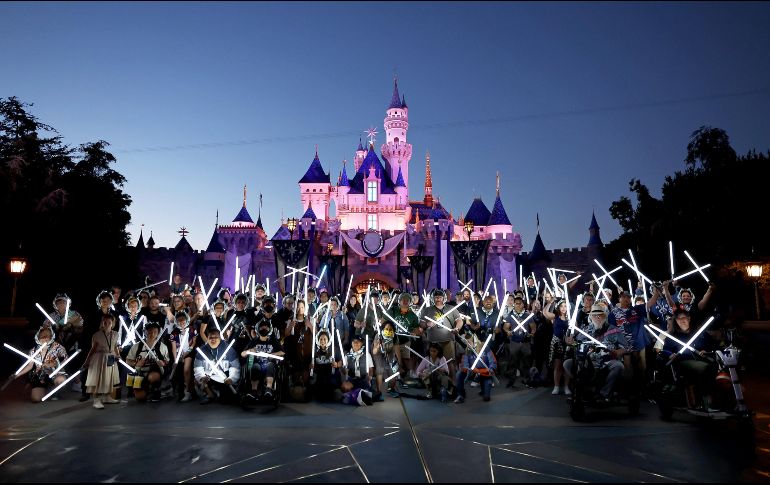 Los asistentes celebraron en Disneyland en Anaheim el estreno de 