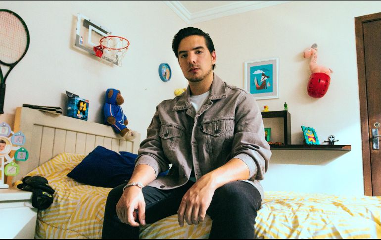 Vadhir Derbez estrenó su canción 