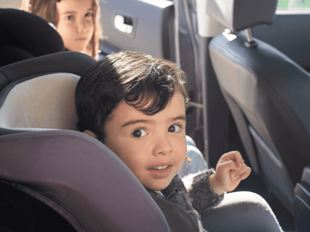 Cómo elegir la silla del coche para niños correctamente
