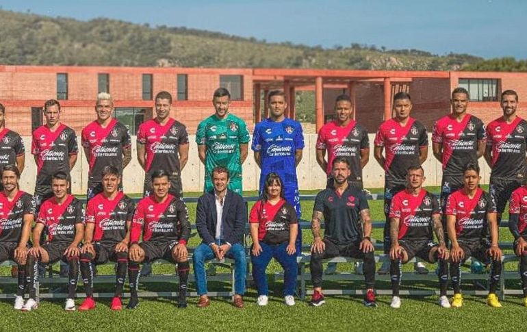 La toma de la fotografía tuvo lugar en las modernas instalaciones de La Academia, un testimonio del compromiso del club con el desarrollo deportivo de alto nivel. CORTESÍA / Atlas