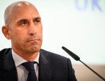 En un comunicado oficial, la FIFA informó la suspensión de Luis Rubiales, presidente de la RFEF, tras la polémica que se ha suscitado por el beso sin consentimiento a la jugadora Jenifer Hermoso. AFP / ARCHIVO