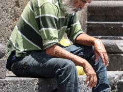 Enfermedades, pobreza y abandono, lo que más afecta a adultos mayores