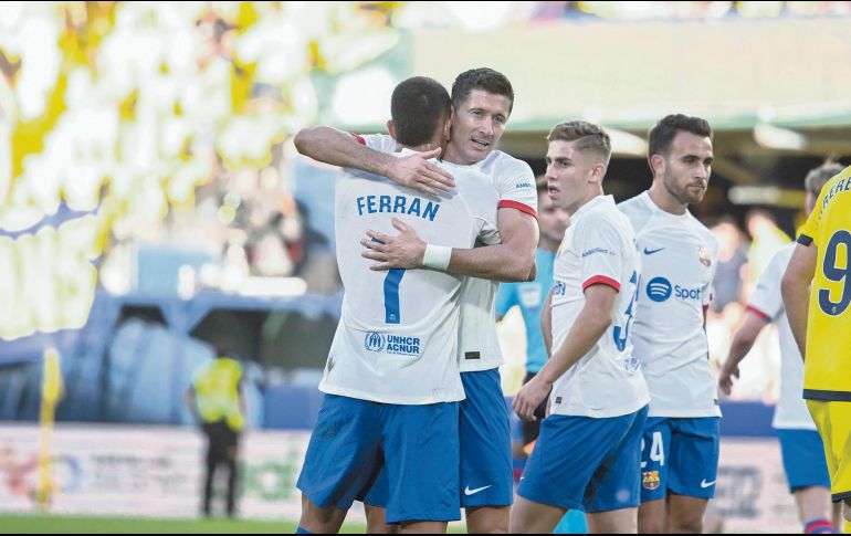 Ferran Torres y Robert Lewandowski fueron los autores de dos goles en cuatro minutos para darle el triunfo a los blaugranas. EFE