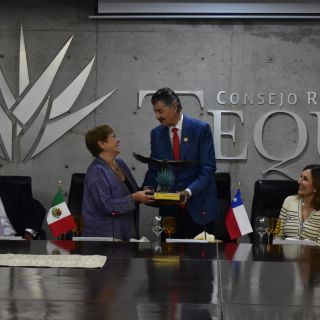 El CRT otorga galardón a Michelle Bachelet