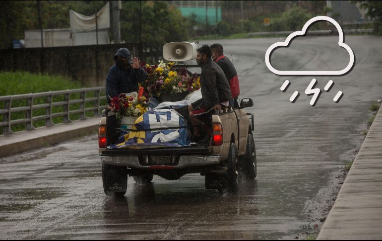 Las lluvias a partir del rango de fuertes podrían reducir la visibilidad en tramos carreteros, entre otras cosas. EFE / ARCHIVO