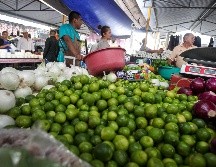 El precio del limón con semilla comenzó a dispararse en los últimos días en la ciudad. EL INFORMADOR / H. Figueroa