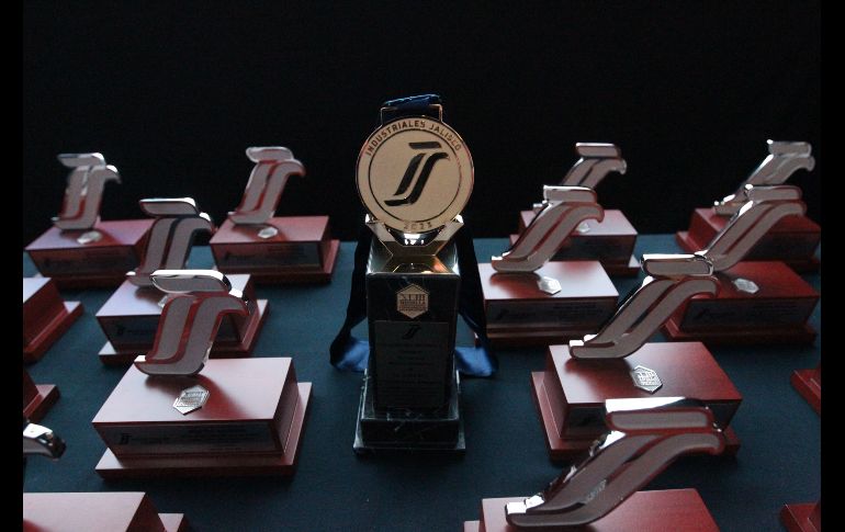 La Medalla al Mérito Industrial, se le otorga al empresario que, gracias a su relevancia industrial, es inspiración y ejemplo para otros empresarios, además de ser una persona digna del reconocimiento. EL INFORMADOR / H. Figueroa