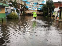 Las lluvias de esta tarde en la ZMG han dejado varias afectaciones por la ciudad, incluido el cierre del Mi Macro. Cortesía