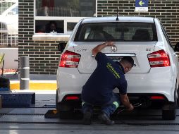 El costo de la Verificación Vehicular es de 500 pesos si tu carro se encuentra en el periodo que te indica el calendario, en caso de no ser así tiene un precio de 550 pesos. EL INFORMADOR / ARCHIVO