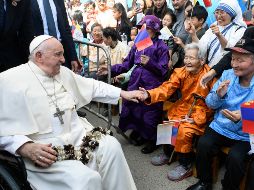 El papa Francisco es recibido en la Nunciatura Apostólica de Mongolia. EFE/Medios del Vaticano