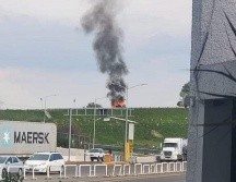 Según información extraoficial, lo anterior derivó de un enfrentamiento ocurrido previamente en La Chona, y en su huida los criminales robaron el vehículo para huir y aprovechar el cierre de la carretera. ESPECIAL