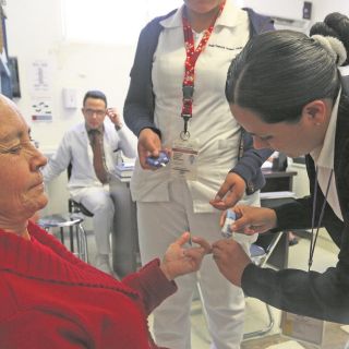 Diabetes, hipertensión y problemas respiratorios, padecimientos en mayores de 50 años