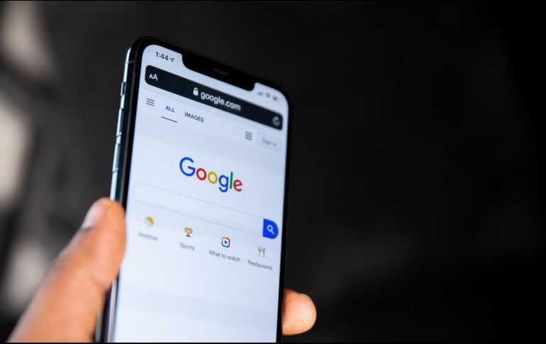 Si quieres saber si tus datos han sido filtrados y ahora están disponibles en internet, Google ofrece una herramienta llamada Resultados sobre ti. Foto de Solen Feyissa en Unsplash