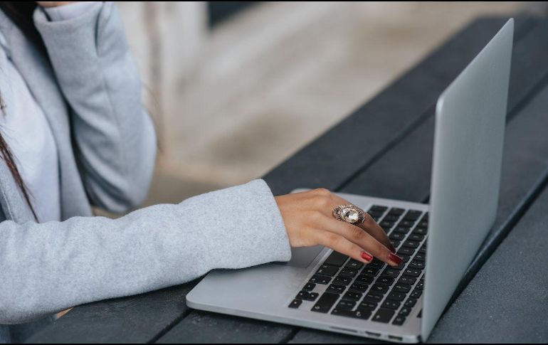 En caso de que tu acta de nacimiento tenga un error, puede corregirse fácilmente, sólo necesitas enviar un correo electrónico al Rregistro Civil. Pexels.