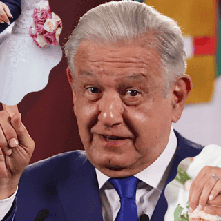 ¡Les dio la bendición! Joven pide matrimonio a su pareja frente a López Obrador (VIDEO)