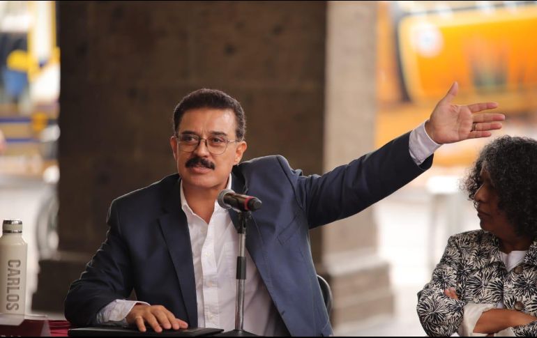 El regidor Carlos Lomelí Bolaños, quien recordó que cuando era oposición, el hoy Gobernador Enrique Alfaro Ramírez prometió terminar con la problemática de inundaciones, pero no ha sucedido. Especial.