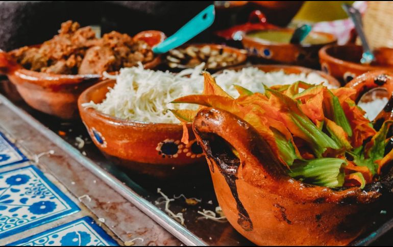 Este 15 de septiembre, aprovecha los descuentos que hay restaurantes de antojitos mexicanos en México. Unsplash.