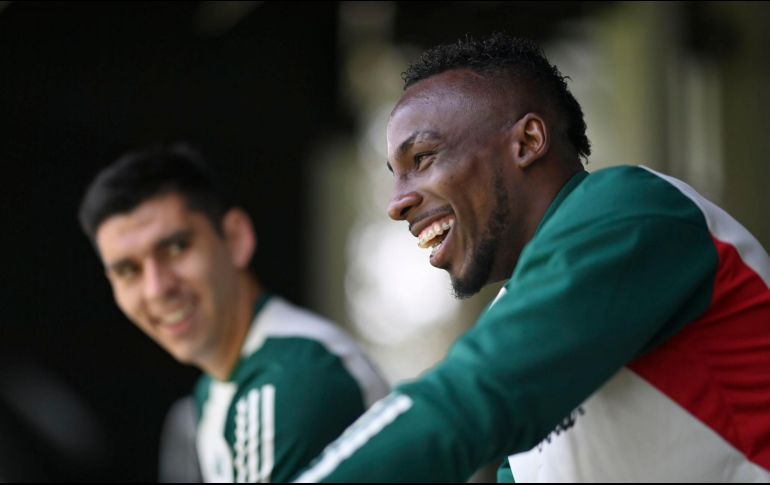 Julián Quiñones se mostró contento en su primer entrenamiento con la Selección Mexicana. ESPECIAL/@miseleccionmx