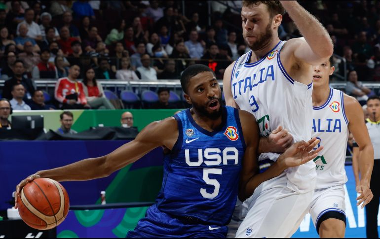 Mikal Bridges (#5) fue la figura estadounidense en la aplastante victoria sobre Italia. EFE/R. De la Peña