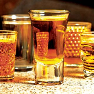 Profeco retirará del mercado ESTAS marcas de vodka y ron de sabores