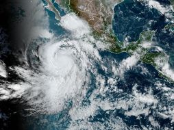 Ayer a las 21:15, el ojo del huracán se localizaba a 940 kilómetros al Suroeste de Playa Pérula, Jalisco. EFE/NOAA-NHC