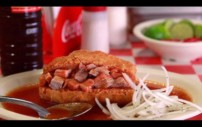 La torta ahogada es un platillo muy querido por los tapatío, por lo que te presentamos hoy cuáles son sus otras versiones. EL INFORMADOR/ ARCHIVO.