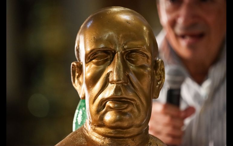 El libro fue escrito por Antonio Oceguera Villanueva, cirujano oncólogo del Hospital Civil de Guadalajara “Fray Antonio Alcalde”. EL INFORMADOR / H. Figueroa