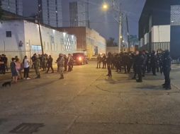 La tarde de este miércoles se reportó la presencia de gente armada en Pueblo Quieto, asentamiento irregular junto a las vías del tren en la colonia Jardines del Bosque. CORTESÍA