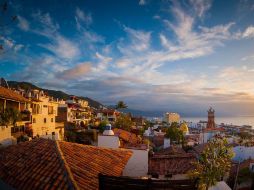 Cerca de la Zona Romántica de Puerto Vallarta hay, por lo menos, dos hermosas playas para disfrutar con poco dinero. EL INFORMADOR/ ARCHIVO.