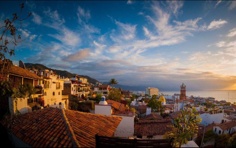 Cerca de la Zona Romántica de Puerto Vallarta hay, por lo menos, dos hermosas playas para disfrutar con poco dinero. EL INFORMADOR/ ARCHIVO.