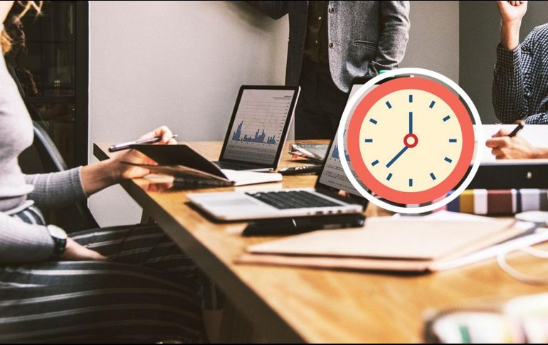 Uno de los temas principales que más preocupa a los trabajadores de una empresa es sobre su horario laboral, pues este tiempo es importante para planear actividades en la vida cotidiana de la persona. Pixabay