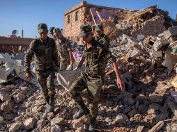 Elementos del Ejército de Marruecos están organizando las brigadas de rescate. EFE/J. Morchidi