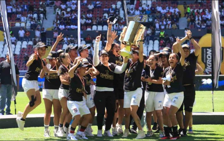 Las damas de Puerto Vallarta se coronaron bicampeonas del torneo. ESPECIAL/Gobierno de Jalisco