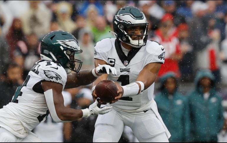 Eagles sacó un valioso triunfo. AP/Michael Dwyer