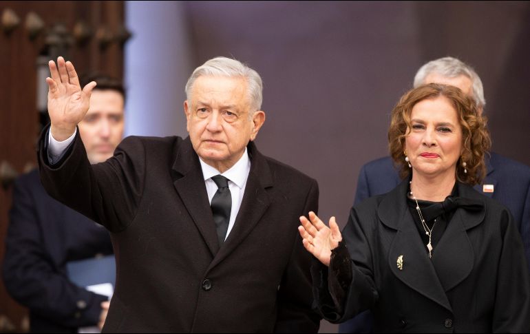 En su primera visita a Chile, López Obrador aseguró que Salvador Allende dejó muchas lecciones de humanismo, dignidad y democracia. EFE / A. Thomasa