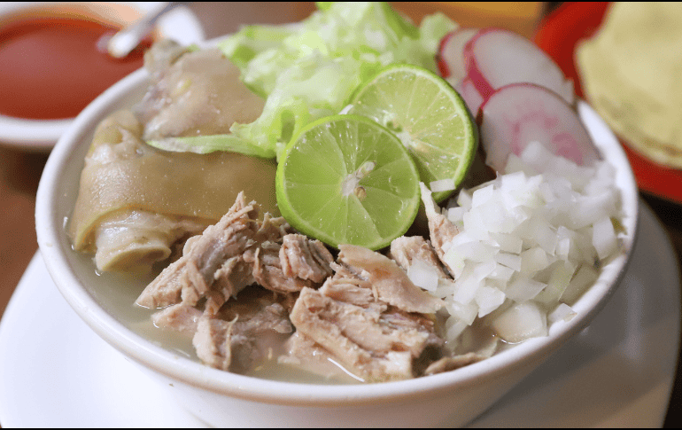 Si este 15 de septiembre harás un pozole, te decimos cuánto dinero necesitas para no defraudar en la noche mexicana. EL INFORMADOR/ ARCHIVO.