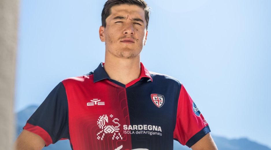Eldor Shomurodov milita en el Cagliari de la Serie A de Italia. ESPECIAL/@CagliariCalcio
