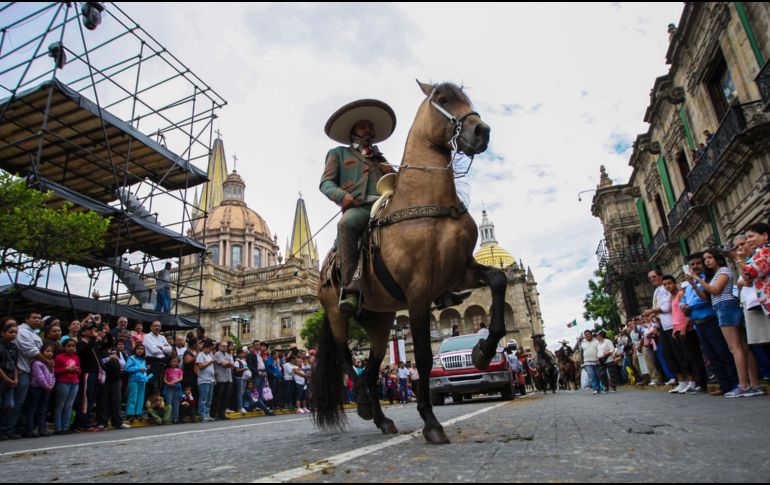 El 14 de septiembre de 2023 habrá cierres viales por el desfile del Día del Charro, toma nota. EL INFORMADOR/ ARCHIVO