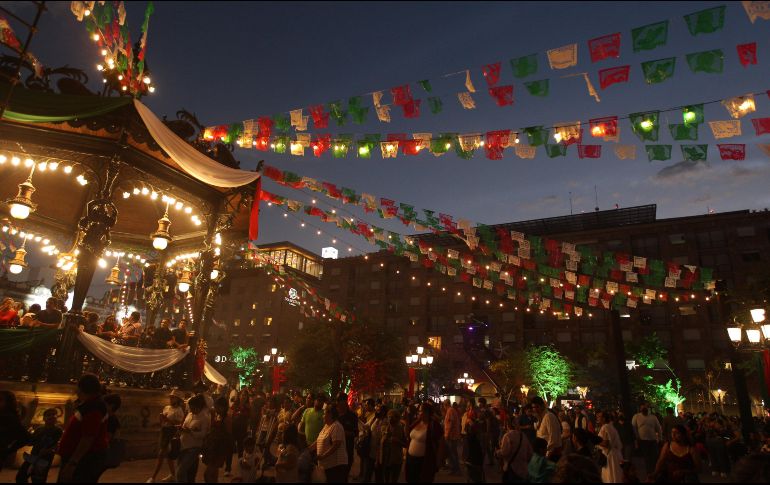 El ayuntamiento de Guadalajara reveló que se han otorgado 150 permisos a vendedores ambulantes con motivo de la ceremonia del Grito de Independencia. EL INFORMADOR / ARCHIVO
