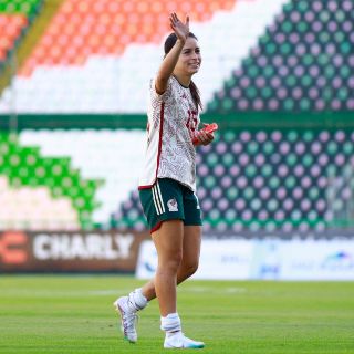 Scarlett Camberos vuelve al Tri