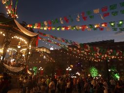 Sólo un 10% de los encuestados dijeron que irán a celebrar a sitios como el zócalo de la CDMX, un 8% asistirá a los desfiles, y sólo un 2% saldrá a comer a un restaurante. EL INFORMADOR / ARCHIVO