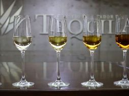 De acuerdo con su significado el tequila es una bebida alcohólica regional, obtenida del Agave tequilana Weber variedad azul, su producción y comercialización están sujetas a una Norma Oficial Mexicana la NOM-006-SCFI-2012. CORTESÍA
