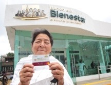 Los adultos mayores que deseen retirar su dinero, pero no desean ir al Banco del Bienestar, les decimos si se puede o no retirar del OXXO. Secretaría del Bienestar.