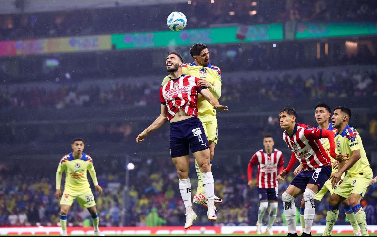 Chivas perdió orden después de los primeros 20 minutos del juego. IMAGO7/E. Sánchez